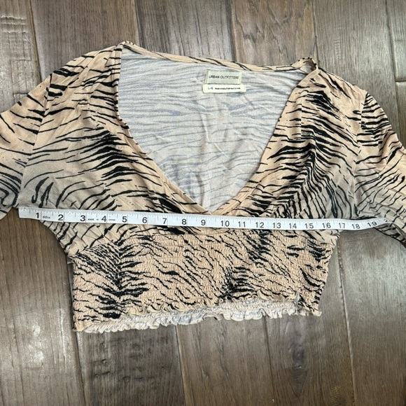 Urban Outfitters Long Sleeve Crop Top - Picture 9 of 10